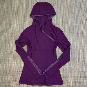 Lululemon Woman Hoodie Jacket, Long Sleeve Thumb and Ponytail Holes, Size 6